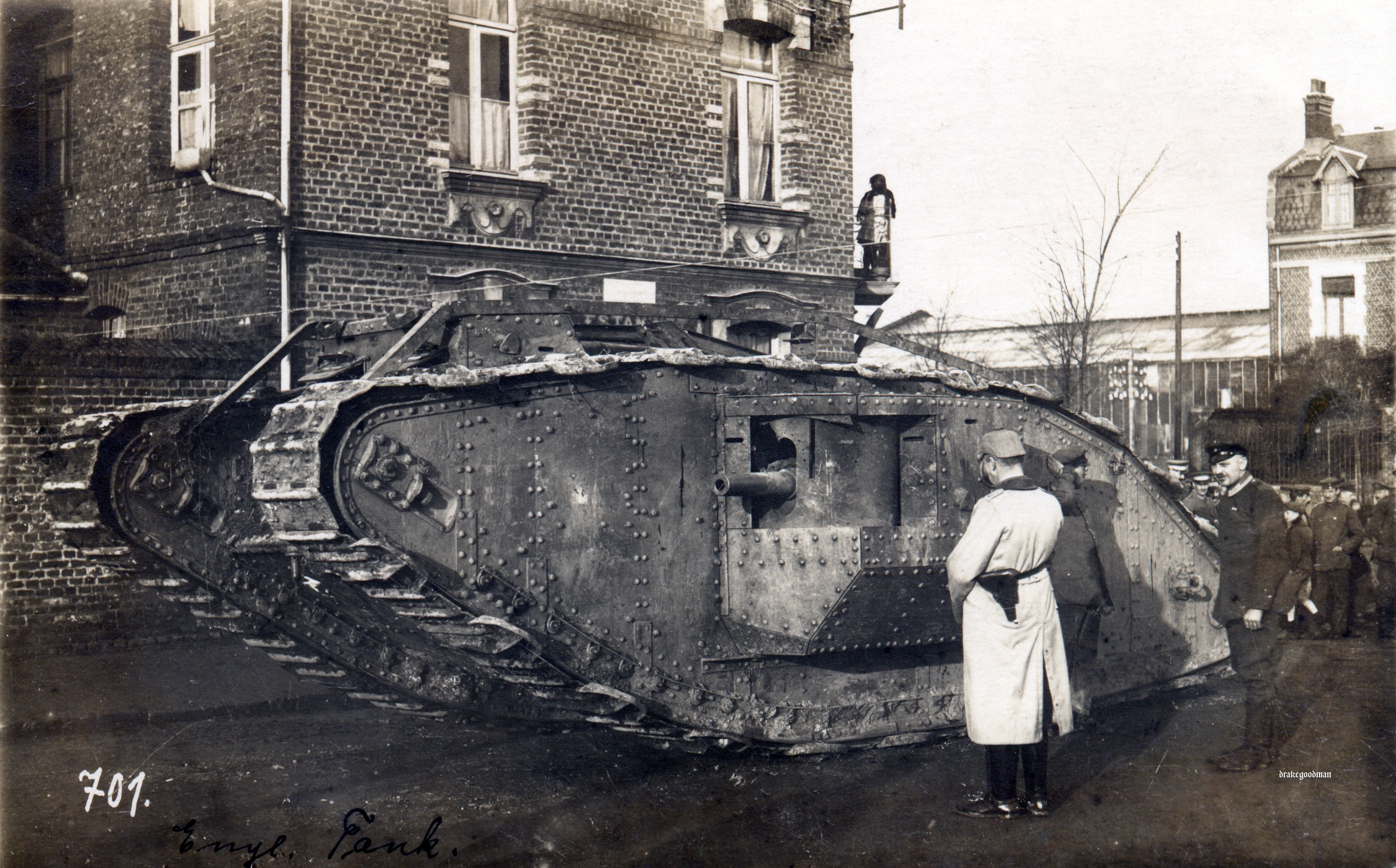 Танки первой мировой. Танки немцев первой мировой войны. Танк Великобритании 1 мировой. Немецкий танк 1 й мировой войны. Первая мировая война танк Марк трофейный Марк.